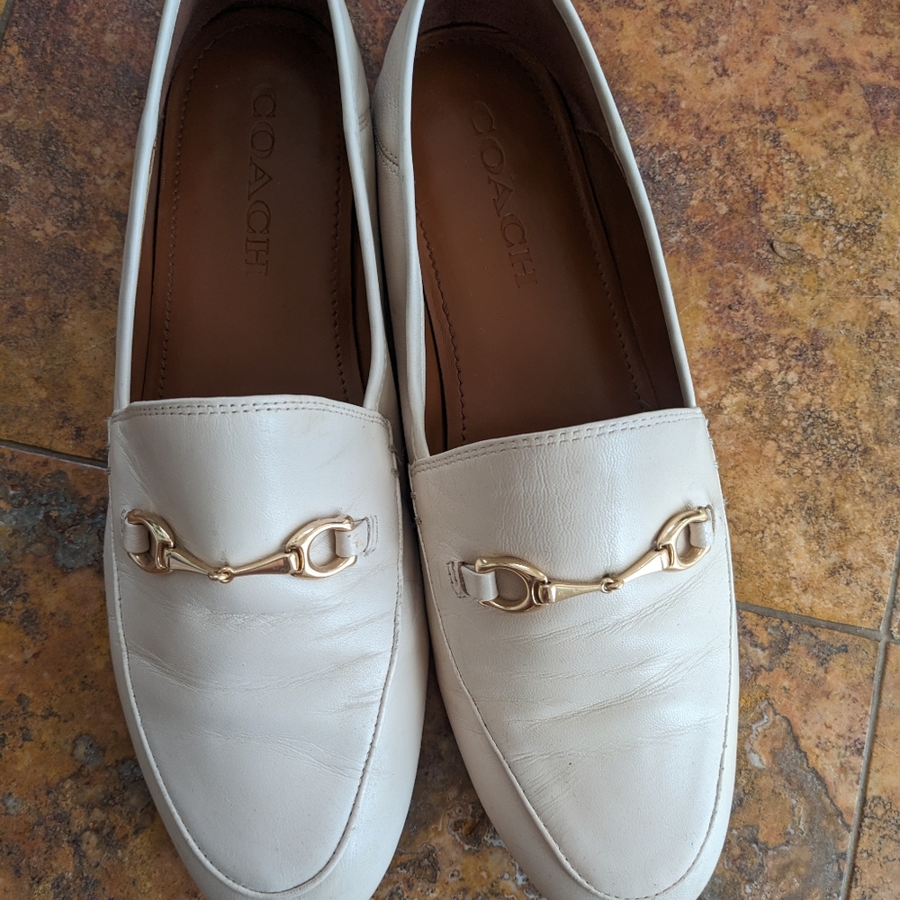Coach Haley "Chalk" cream-colored Loafer US8 Used Condition